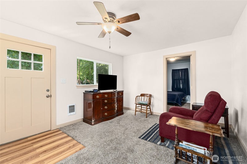 380 W 5th Avenue
