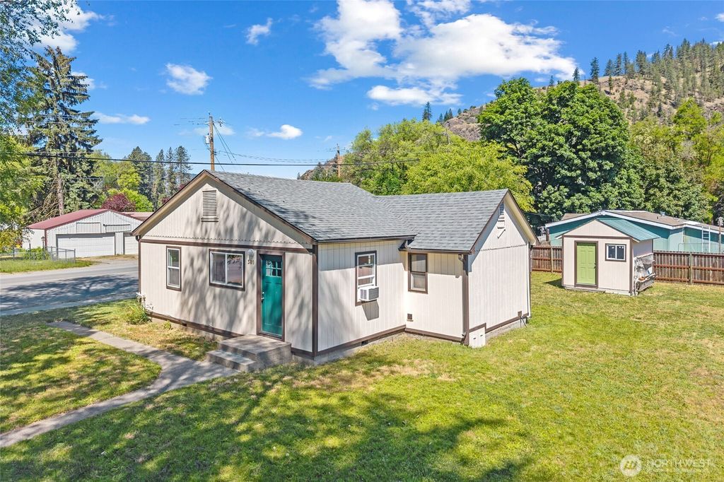 Photo of 380 W 5th Avenue, Kettle Falls, WA 99141 (MLS # 2527421)