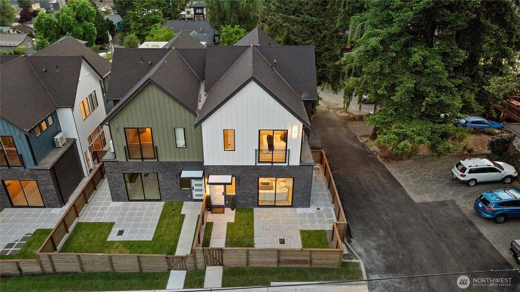 Photo of 18607 104th Avenue NE #A, Bothell, WA 98011 (MLS # 2535421)