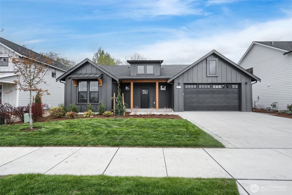 Photo of 619 Legacy Way, Sedro Woolley, WA 98284 (MLS # 2467171)