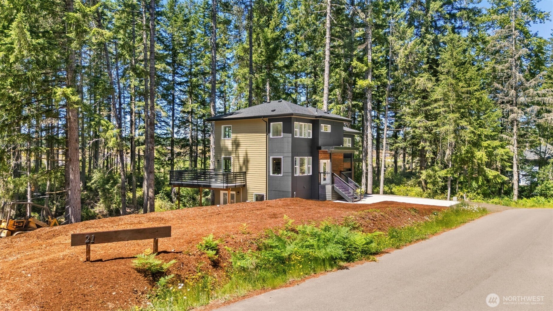 21 E Country Club Drive N
