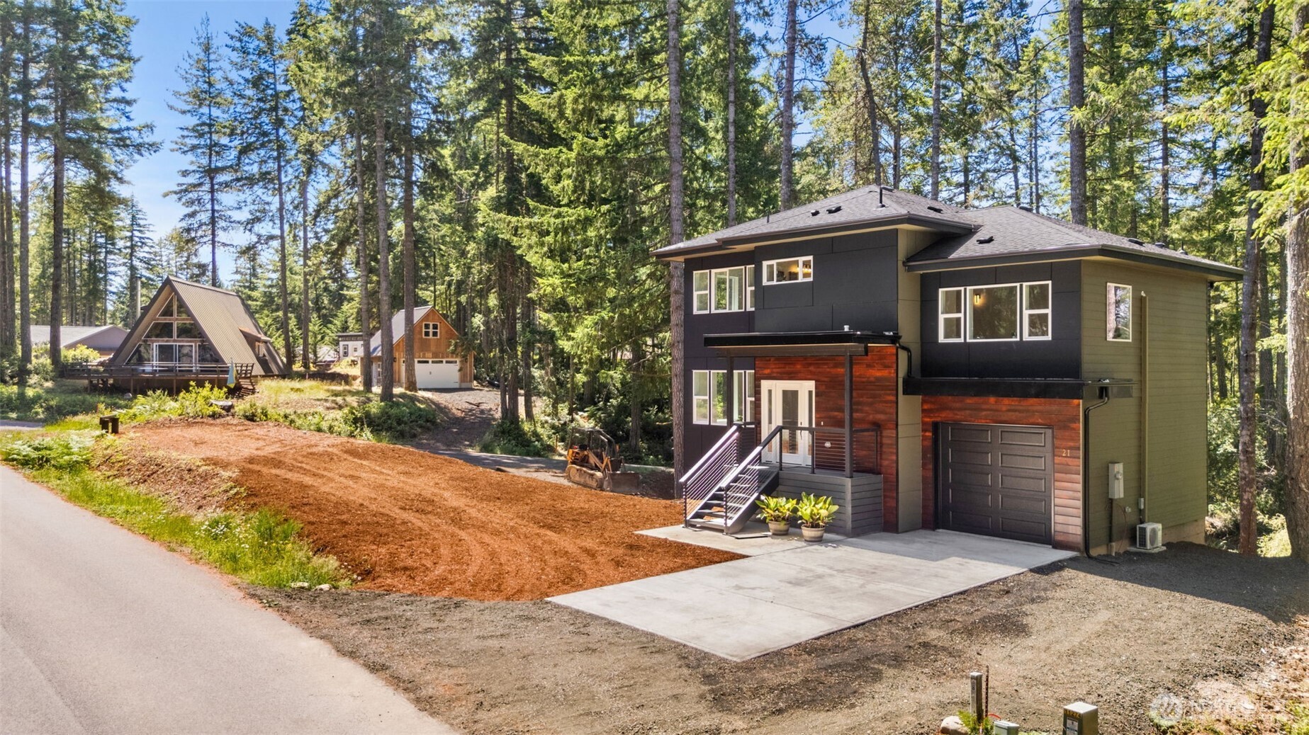 21 E Country Club Drive N