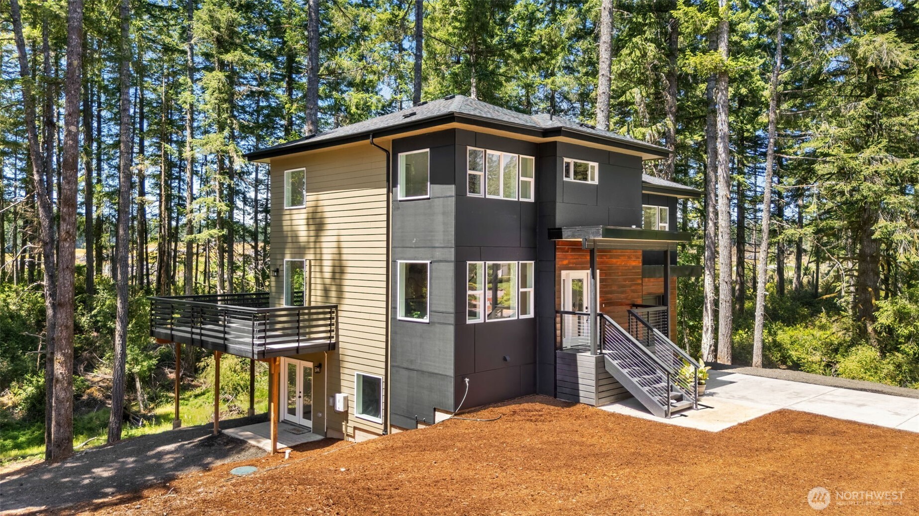 21 E Country Club Drive N