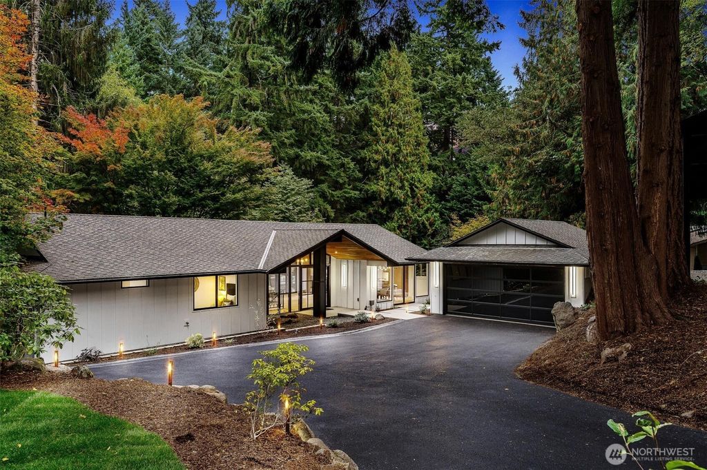 Photo of 4278 137th Avenue NE, Bellevue, WA 98005 (MLS # 2445588)