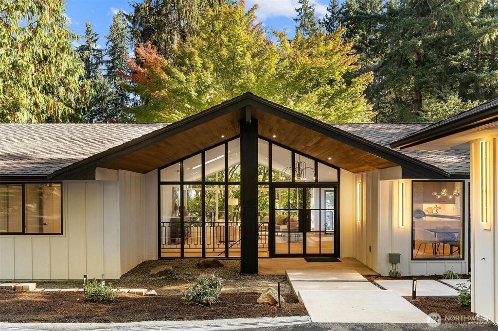 Photo of 4278 137th Avenue NE, Bellevue, WA 98005 (MLS # 2445588)