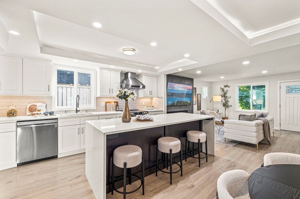 Photo of 2914 E Columbia Street, Seattle, WA 98122 (MLS # 2463114)