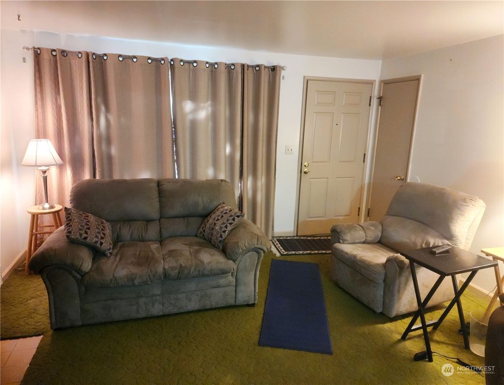 Photo of 326 NE 159th Street, Shoreline, WA 98155 (MLS # 2178681)