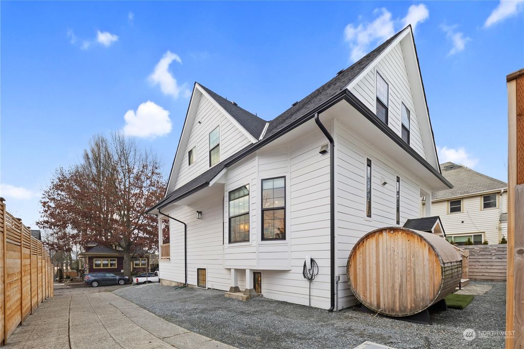 Photo of 130 28th Avenue, Seattle, WA 98122 (MLS # 2324934)