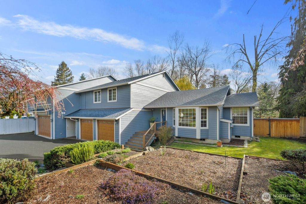 Photo of 2120 Jones Avenue NE, Renton, WA 98056 (MLS # 2500352)