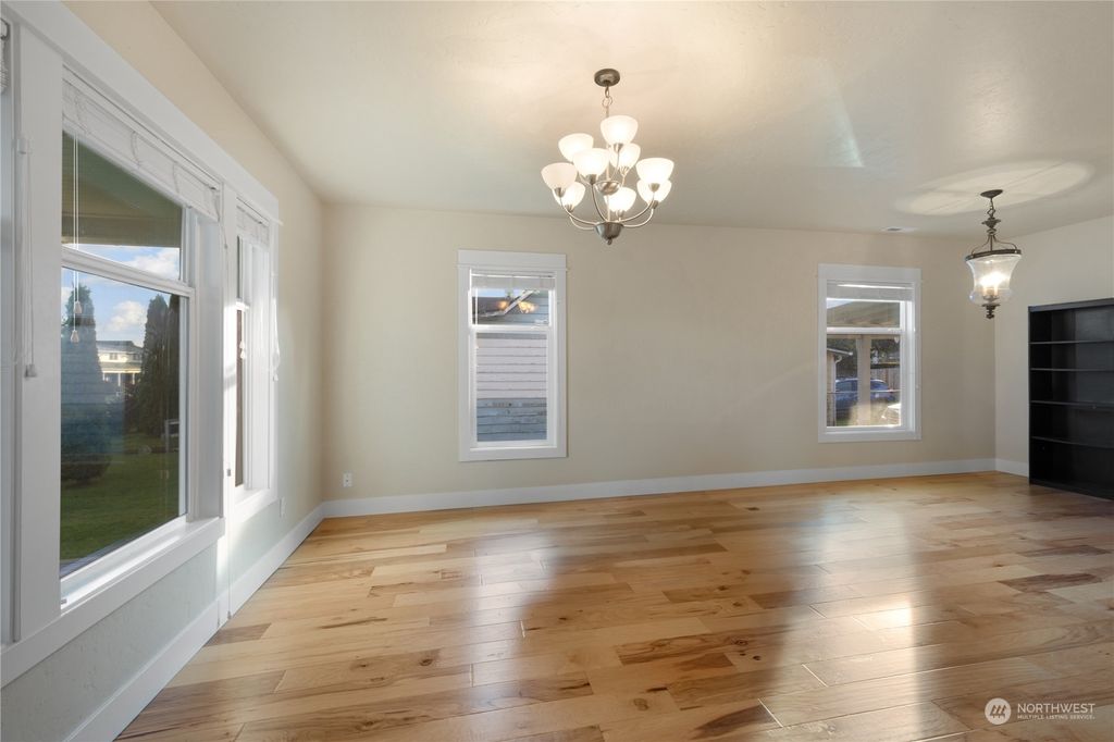 Photo of 2422 Maple Street, Everett, WA 98201 (MLS # 2181499)