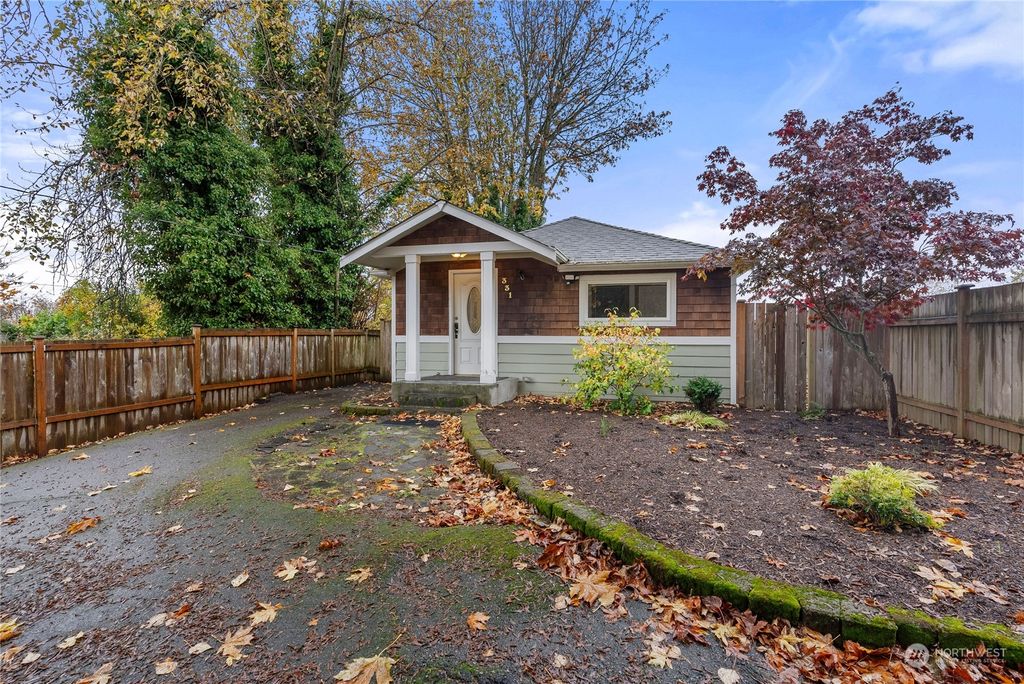 Photo of 331 S 106th Street, Seattle, WA 98168 (MLS # 2307326)
