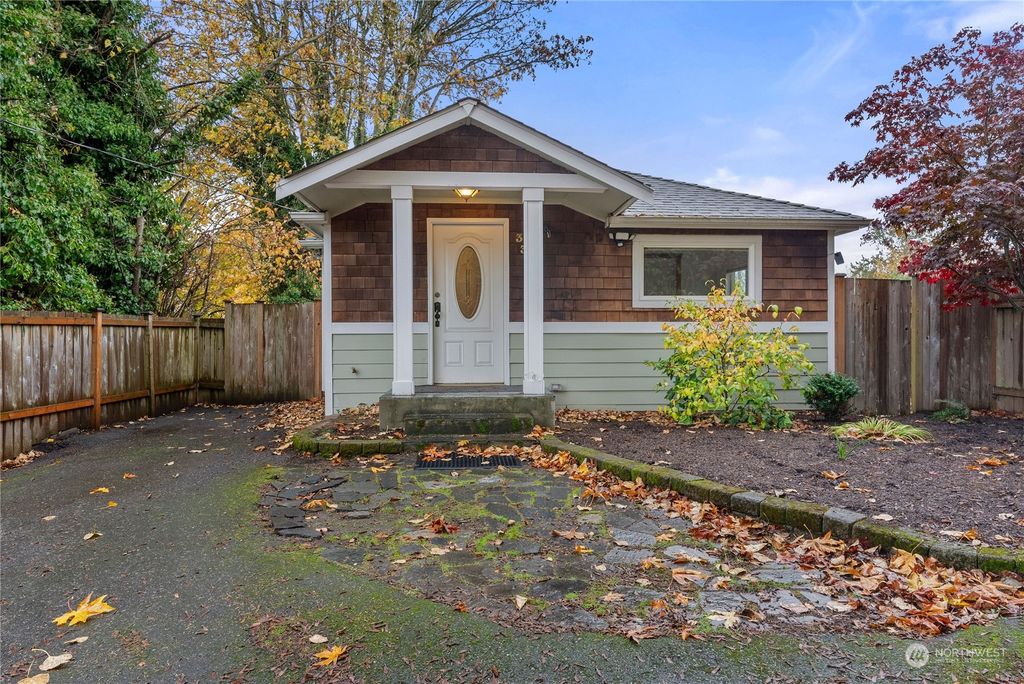 Photo of 331 S 106th Street, Seattle, WA 98168 (MLS # 2307326)