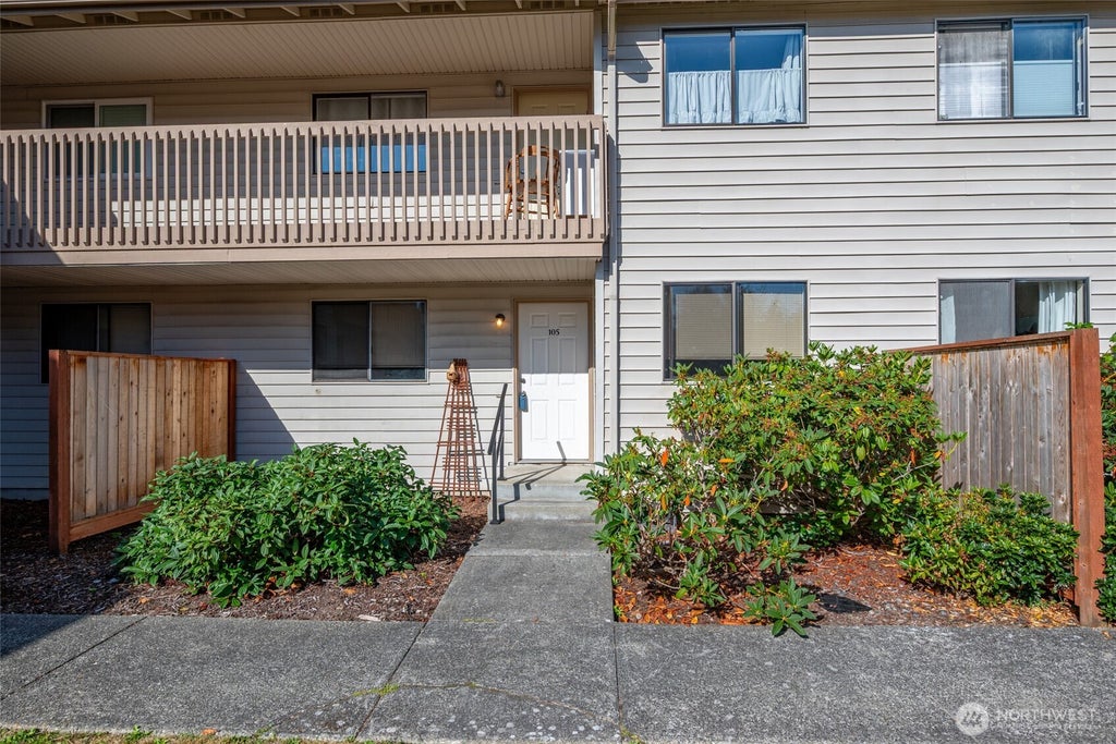 Photo of 325 NE Kettle Street #105, Oak Harbor, WA 98277 (MLS # 2574388)
