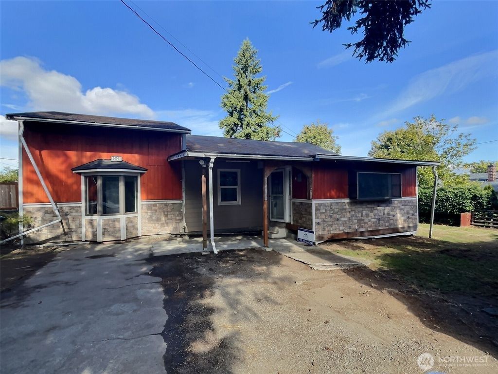 Photo of 2604 S 122nd Street, Seattle, WA 98168 (MLS # 2440740)