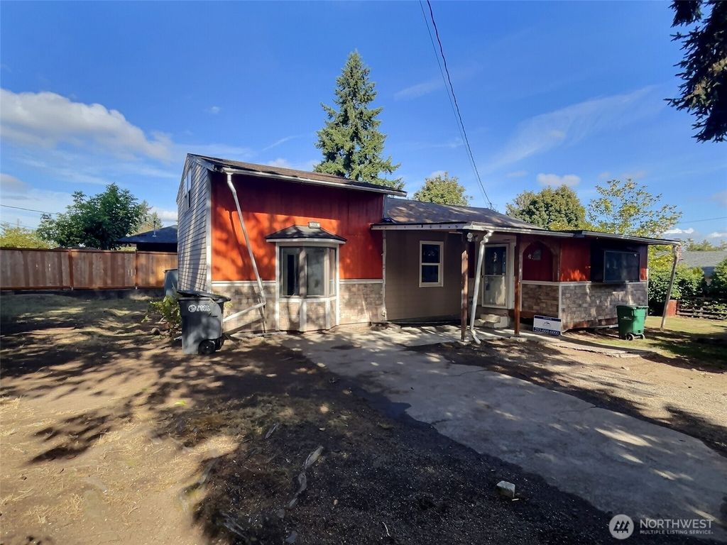 Photo of 2604 S 122nd Street, Seattle, WA 98168 (MLS # 2440740)