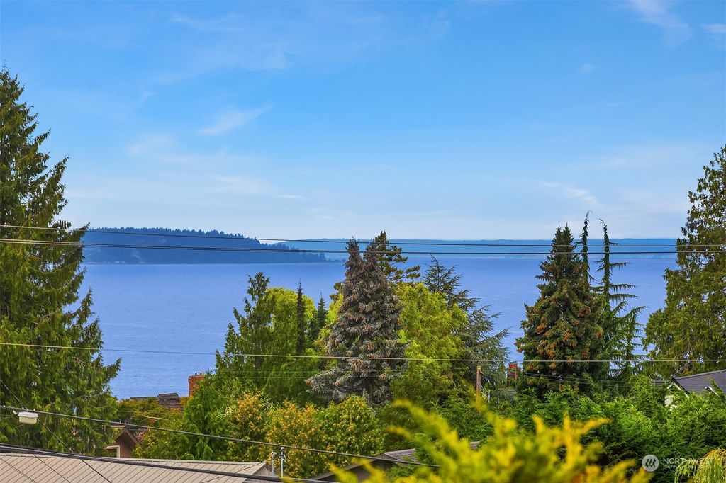 Photo of 3518 W Mukilteo Boulevard, Everett, WA 98203 (MLS # 2277091)