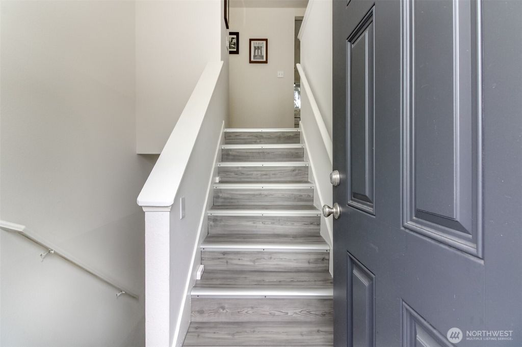 Photo of 33227 39th Avenue SW, Federal Way, WA 98023 (MLS # 2508537)