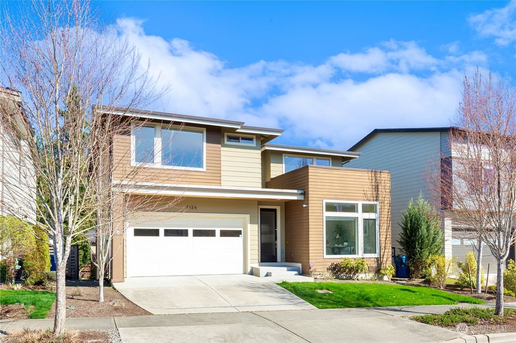 Photo of 5124 NE 11th Place, Renton, WA 98059 (MLS # 2213148)