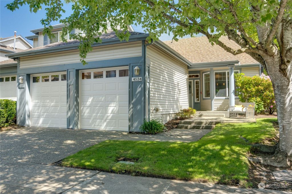 Photo of 4534 NE 6th Court, Renton, WA 98059 (MLS # 2242456)