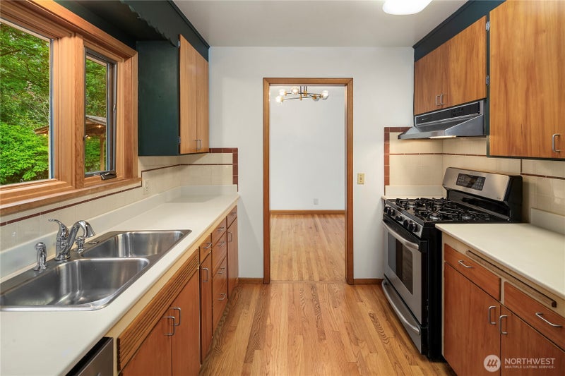 827 Marine View Circle SW