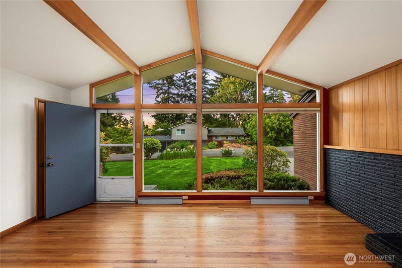 827 Marine View Circle SW