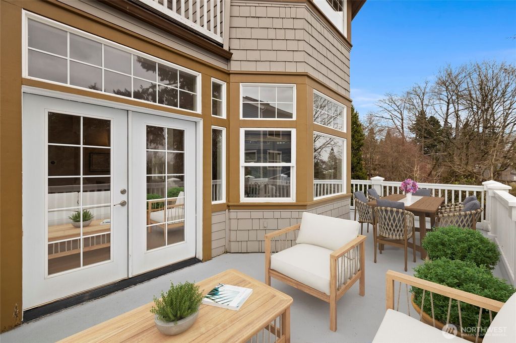 Photo of 337 25th Avenue E, Seattle, WA 98112 (MLS # 2482000)