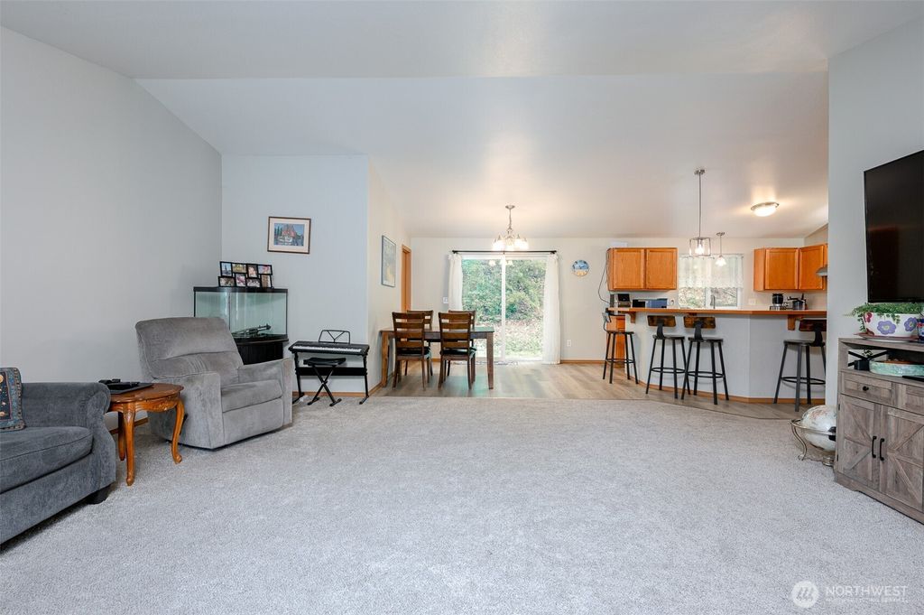 Photo of 415 Mckee Road, Castle Rock, WA 98611 (MLS # 2515110)