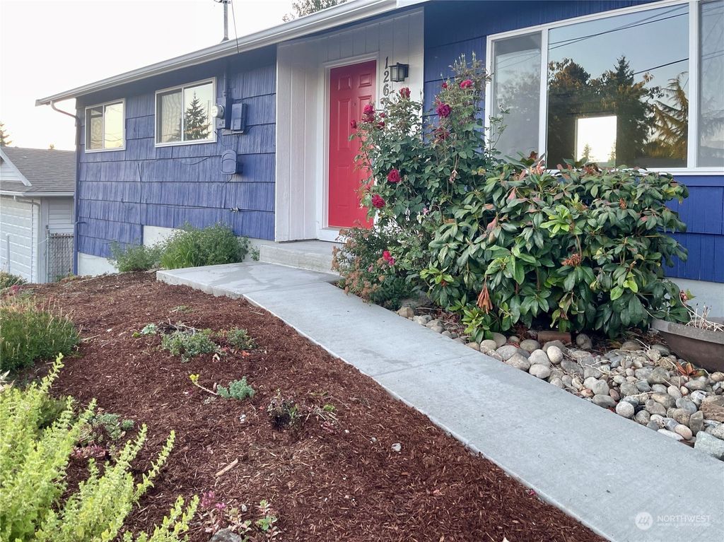 Photo of 12628 SE 169th Place, Renton, WA 98058 (MLS # 2060979)