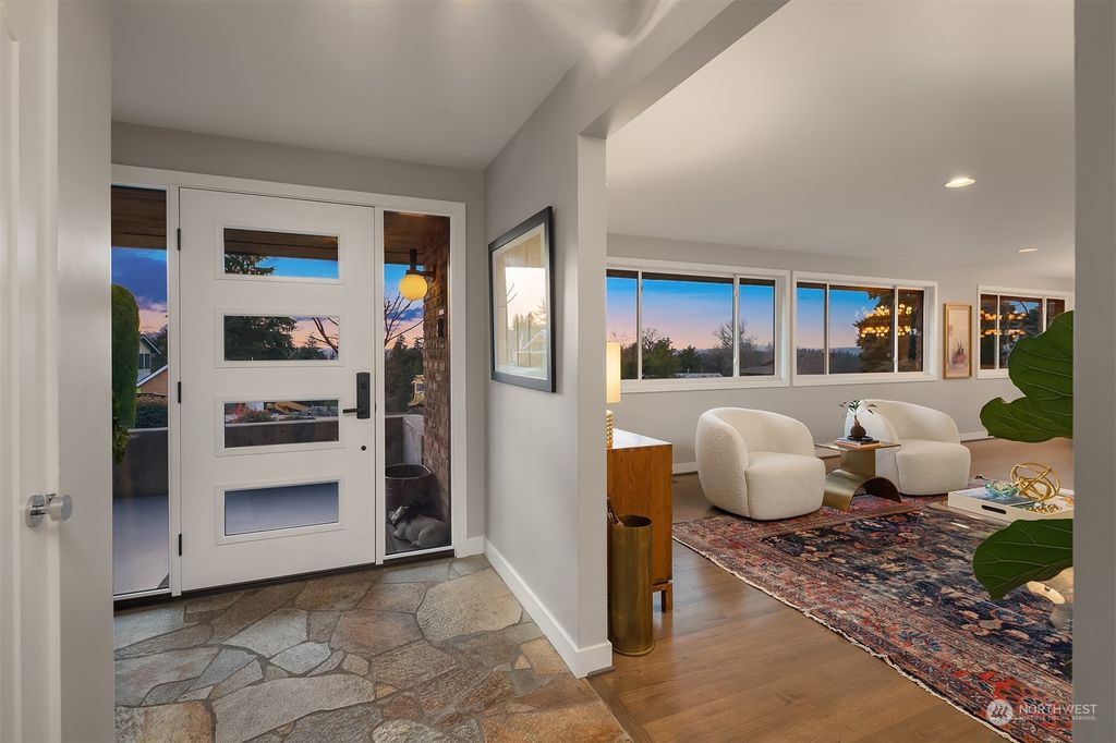 Photo of 7002 82nd Avenue SE, Mercer Island, WA 98040 (MLS # 2039601)