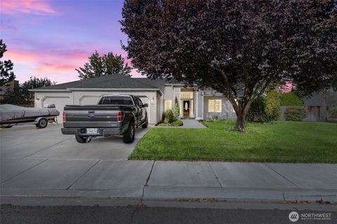 Photo of 905 N Pittsburg Street, Kennewick, WA 99336 (MLS # 2420485)