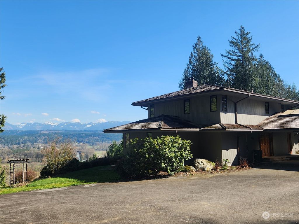 Photo of 816 294th Avenue NE, Carnation, WA 98014 (MLS # 2218187)