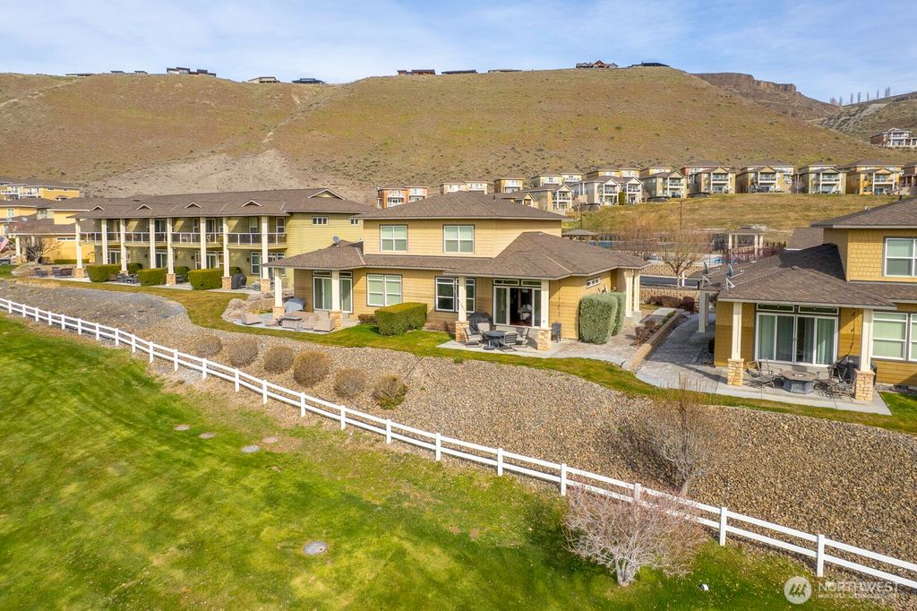 Photo of 23466 Sunserra Loop NW, Quincy, WA 98848 (MLS # 2495483)