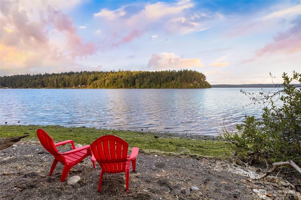 Photo of 296 Seven Sisters Road, Port Ludlow, WA 98365 (MLS # 2557814)