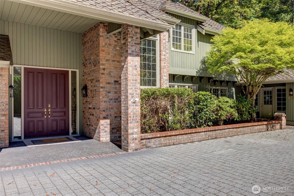Photo of 8140 Evergreen Lane, Mercer Island, WA 98040 (MLS # 2579580)
