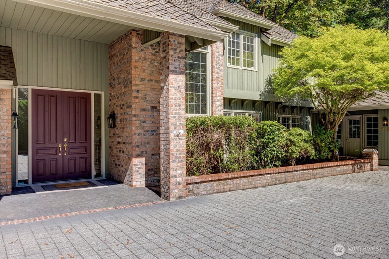8140 Evergreen Lane
