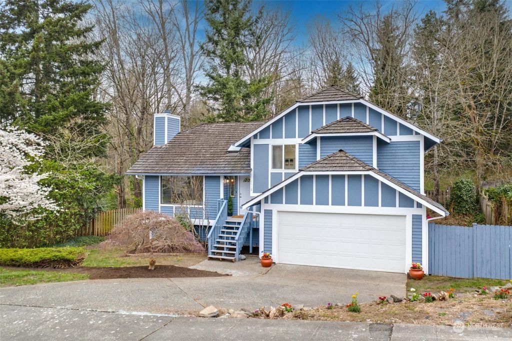 Photo of 1112 S 23rd Street, Renton, WA 98055 (MLS # 2212812)