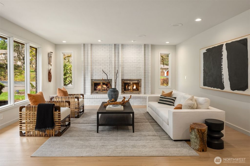 Photo of 13214 180th Avenue NE, Redmond, WA 98052 (MLS # 2478884)