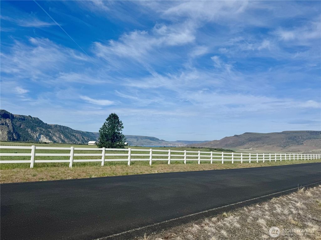 Photo of 44110 Covey Lane N, Wilbur, WA 99185 (MLS # 2522864)