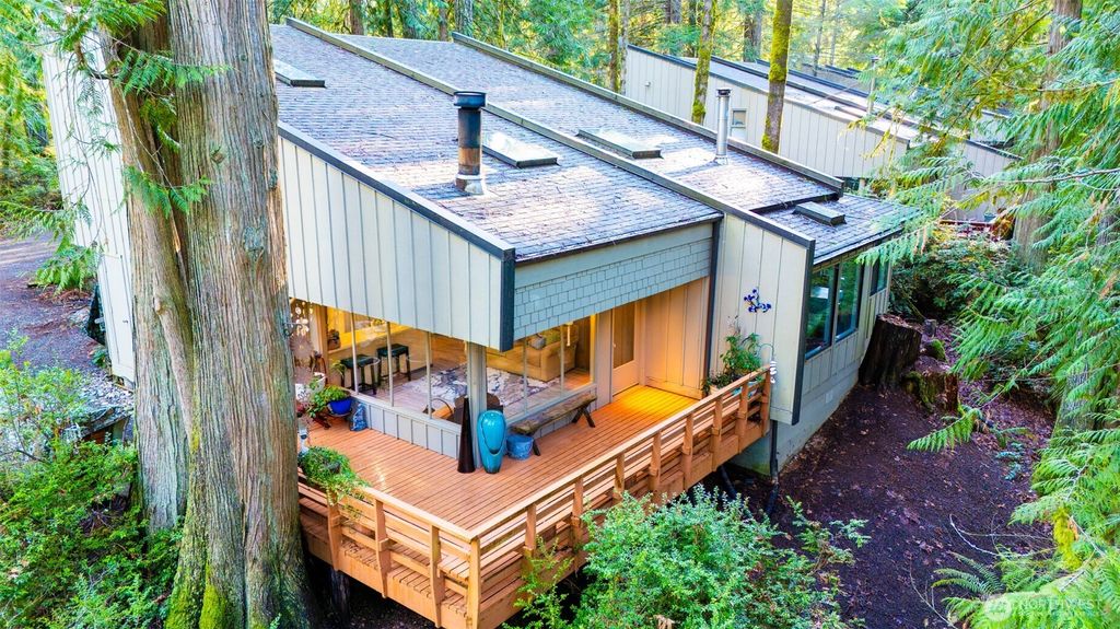 Photo of 681 E Pointes Drive W, Shelton, WA 98584 (MLS # 2470303)