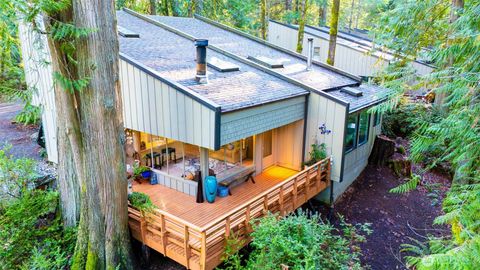 Photo of 681 E Pointes Drive W, Shelton, WA 98584 (MLS # 2470303)