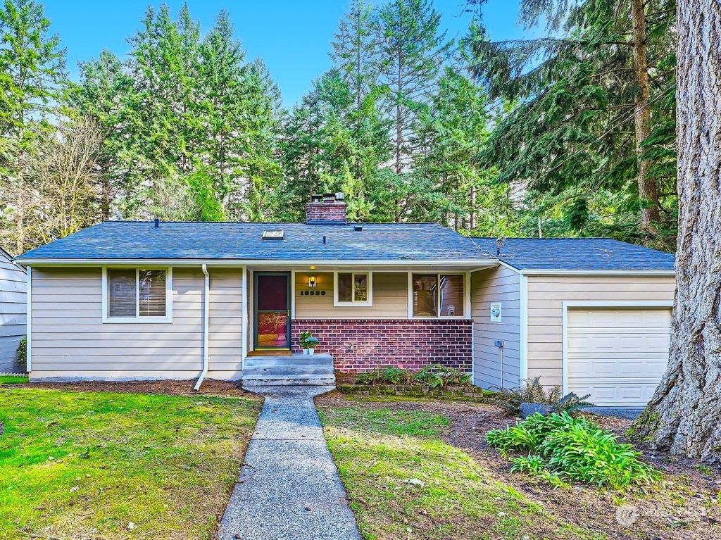 Photo of 18528 29th Avenue NE, Lake Forest Park, WA 98155 (MLS # 2204273)