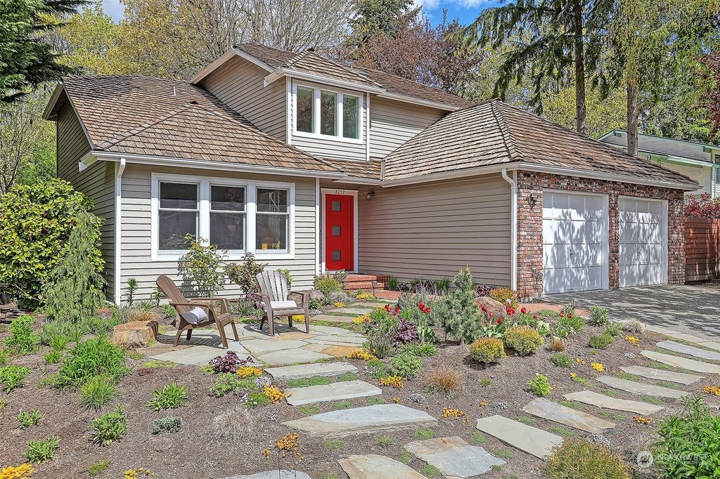 Photo of 3212 NE 198th Place, Lake Forest Park, WA 98155 (MLS # 2226847)