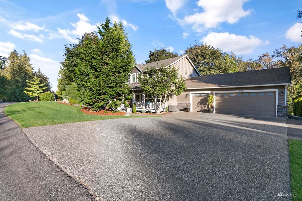 Photo of 12429 80th Street SE, Snohomish, WA 98290 (MLS # 1991077)