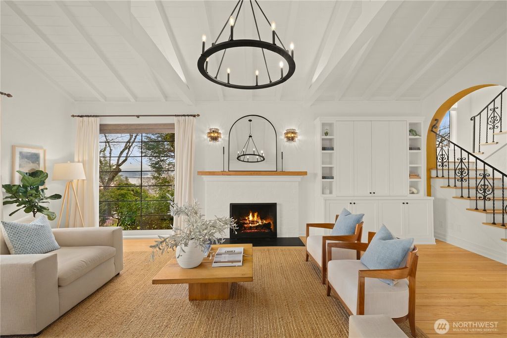 Photo of 4315 52nd Avenue NE, Seattle, WA 98105 (MLS # 2475985)