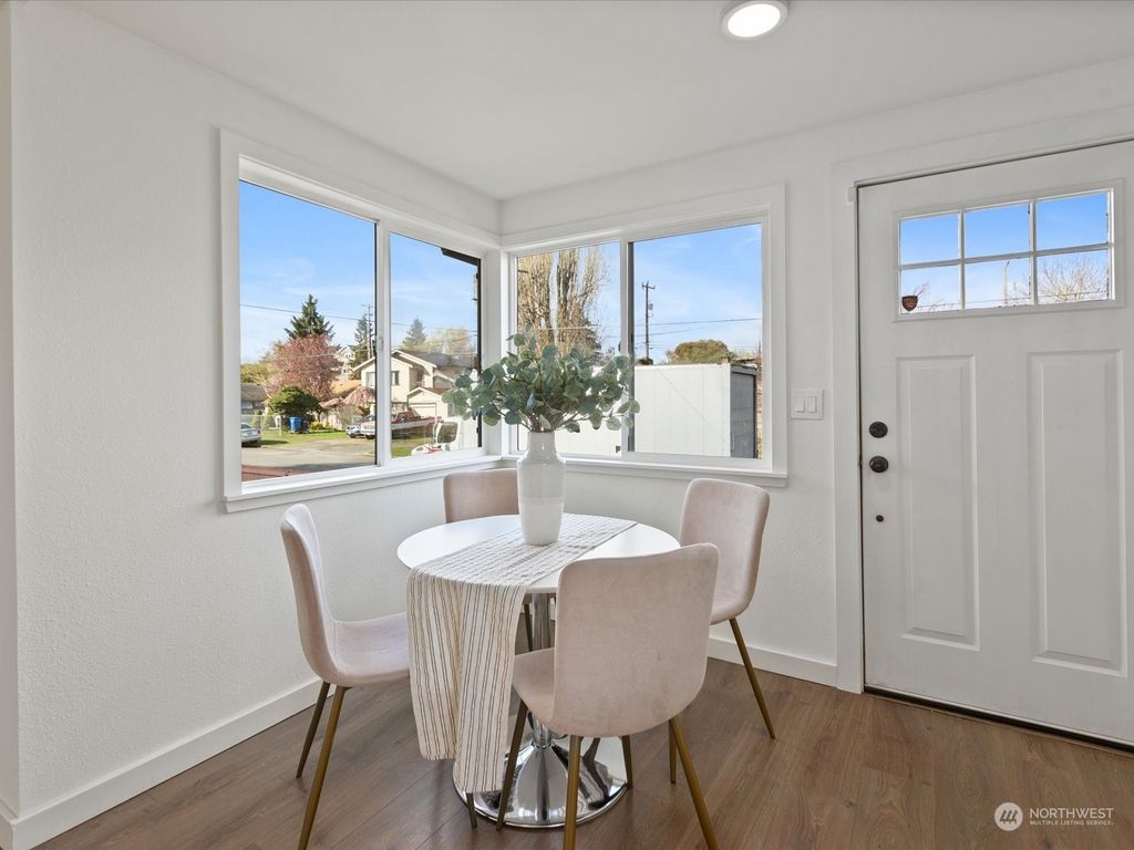 Photo of 9424 20th Avenue SW, Seattle, WA 98106 (MLS # 2213835)