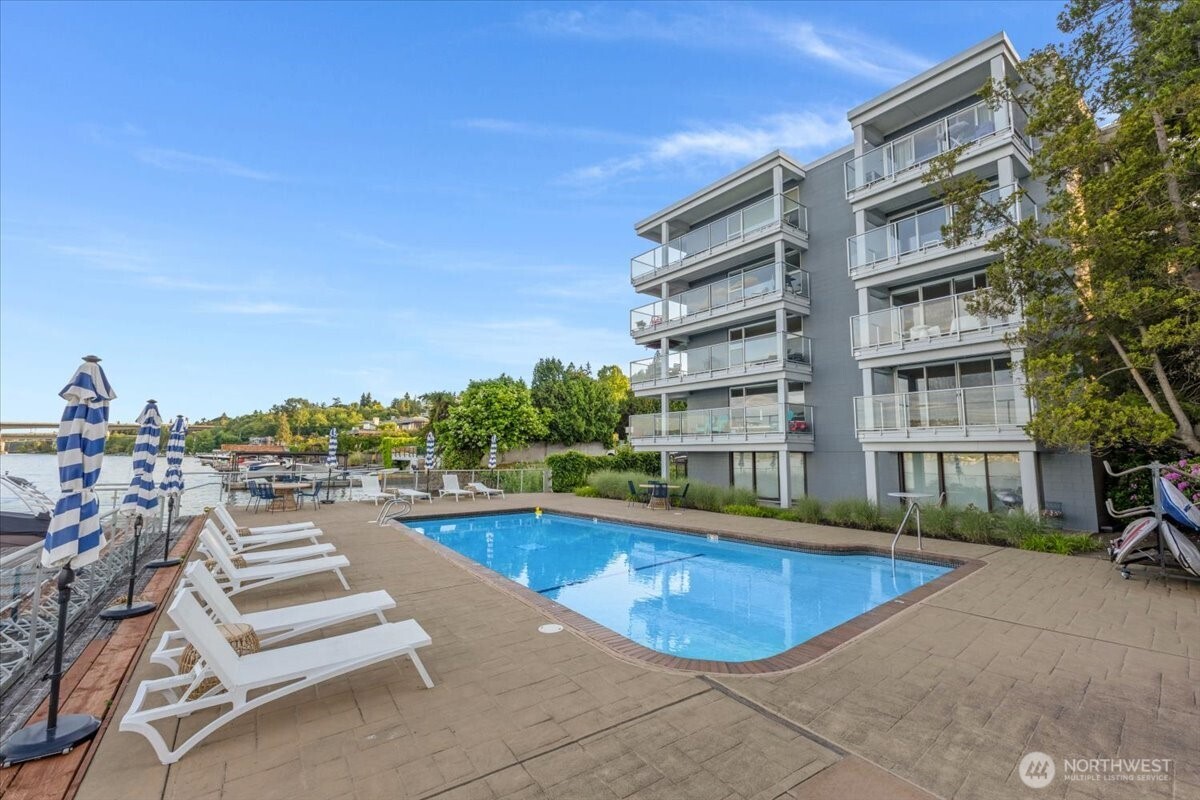 720 Lakeside Avenue S 406