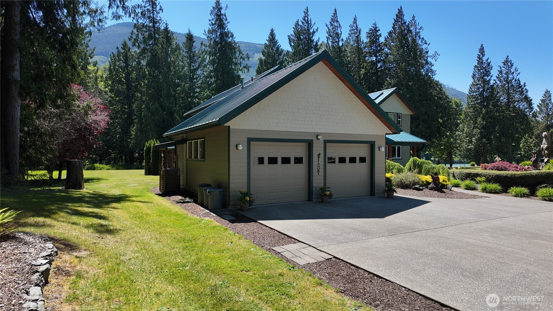 37938 Theo Lane