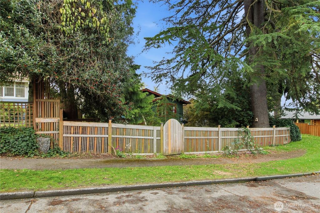 Photo of 4319 SW Mills Street, Seattle, WA 98136 (MLS # 2506010)