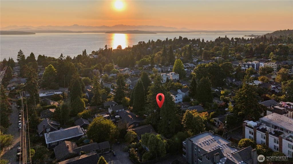 Photo of 4319 SW Mills Street, Seattle, WA 98136 (MLS # 2506010)