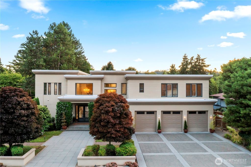 Photo of 2 Crescent Key SE, Bellevue, WA 98006 (MLS # 2532491)
